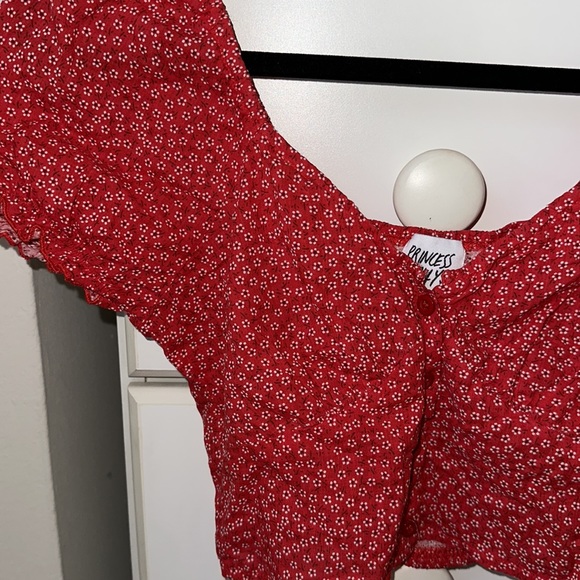 Princess Polly: red floral milkmaid crop top 🌹 - Picture 2 of 4